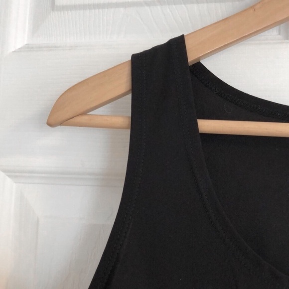 Peter Nygard tank top - Picture 2 of 4